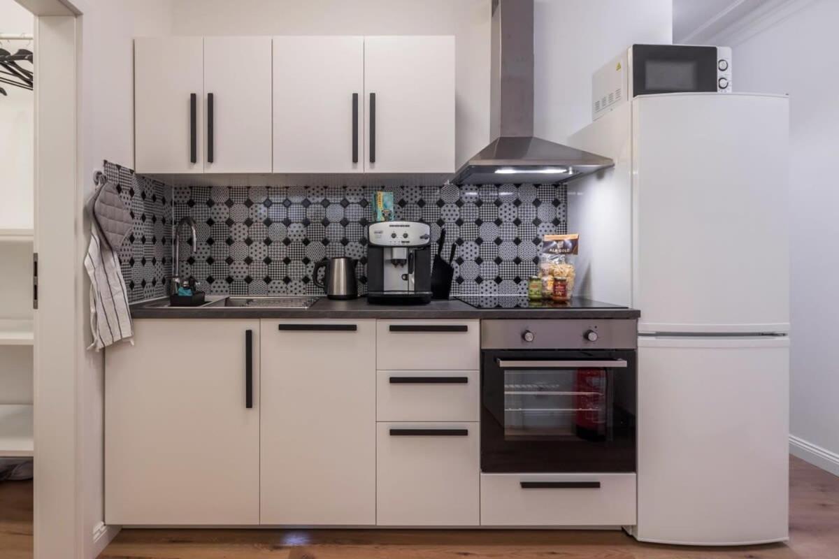 Charming Apartment In Prime Location Hamburg Bagian luar foto