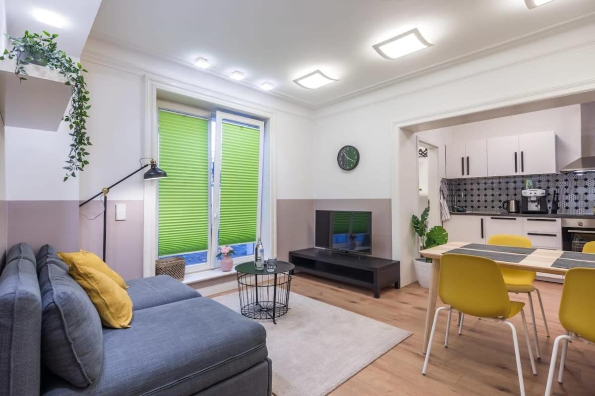 Charming Apartment In Prime Location Hamburg Bagian luar foto