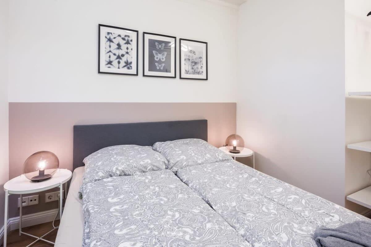 Charming Apartment In Prime Location Hamburg Bagian luar foto